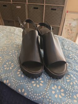 NEW STEVE MADDEN RETRO 90S SHOES 8.5