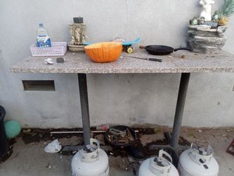 Marble table great for bar or tall stools