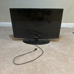 Samsung Television (Samsung - 32" Class / 720p / 60Hz / LCD HDTV) - Taking Offers
