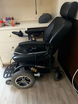Electric wheelchair