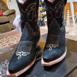 Ladies Black  Boots  New  DAN POST  6.5 & 8