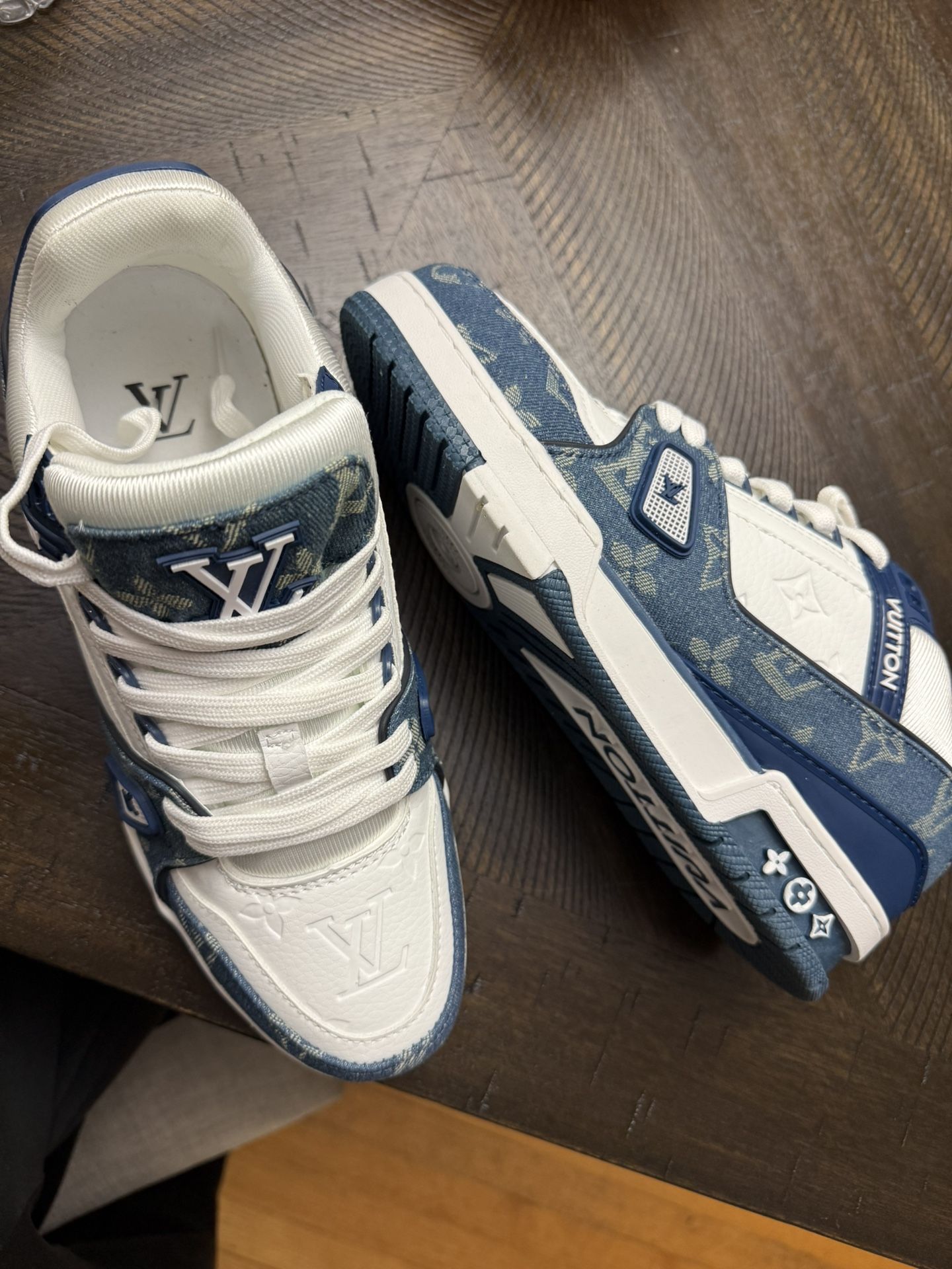 Lv Trainer Sneaker