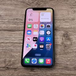 Iphone Xs 64GB Factory Unlocked Works With Any Carrier 