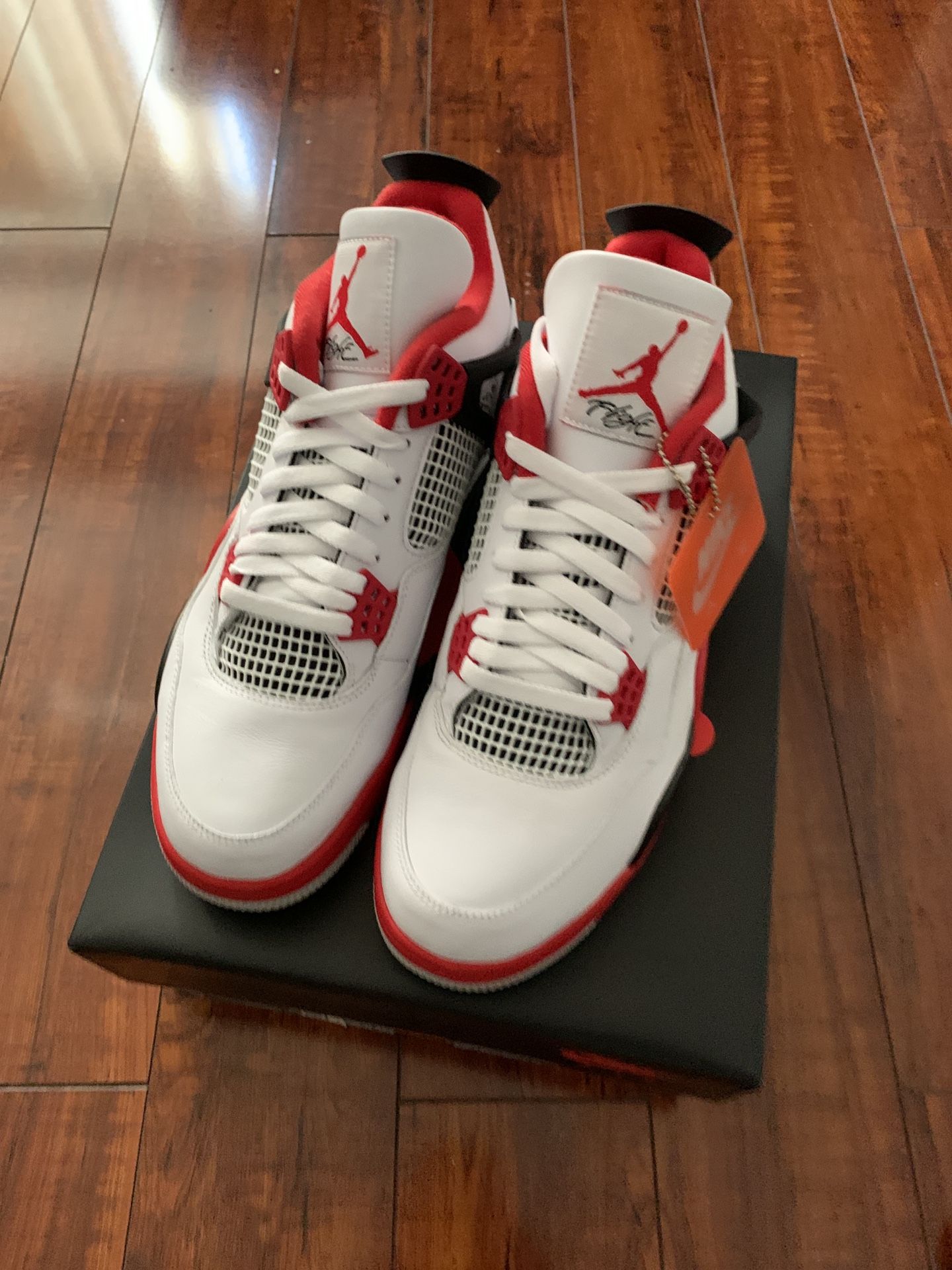 Air Jordan 4 Fire Red Size 12
