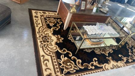 AREA RUG