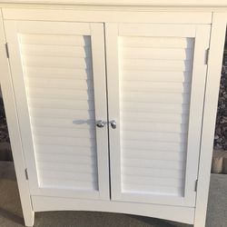 Selling two cabinets just like (New) white