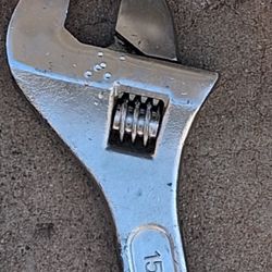 Wrench 