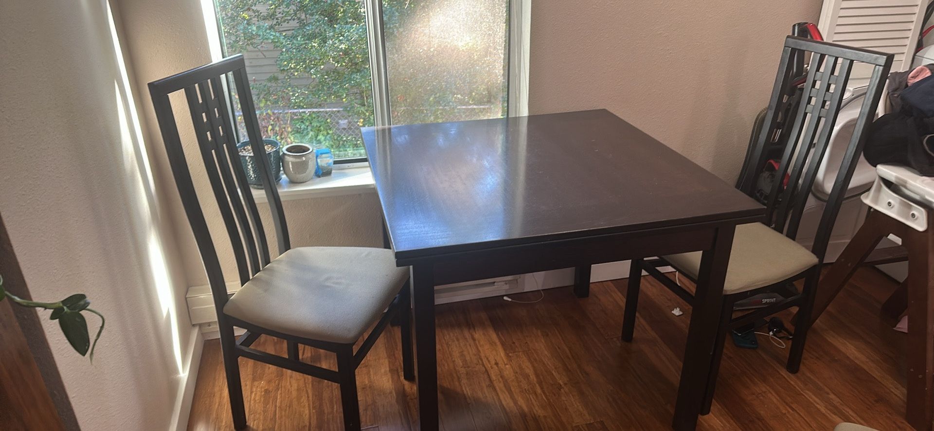 Expandable Dining Room Table