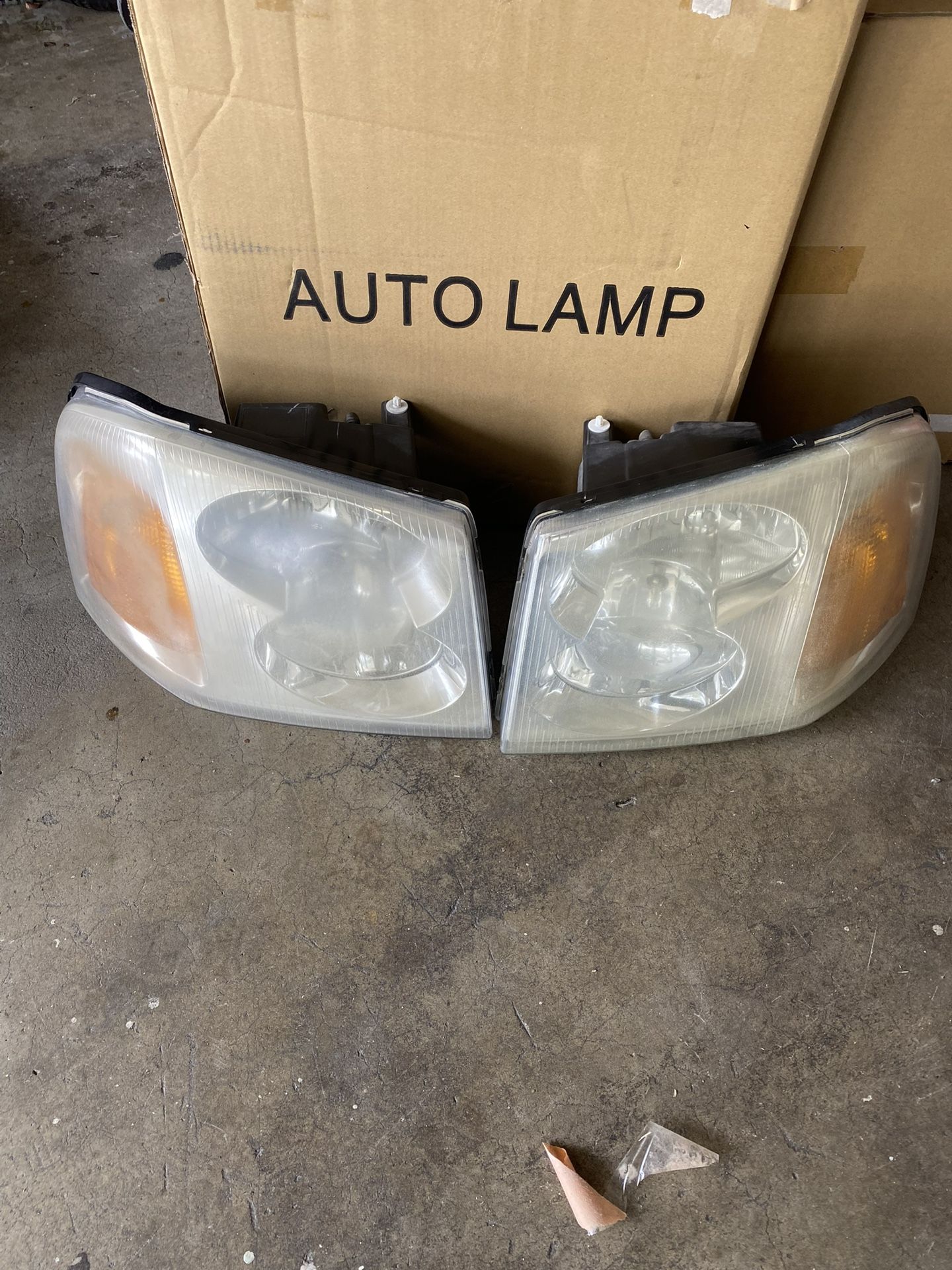 GMC Envoy Headlamps