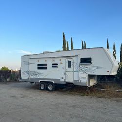 2005 toy hauler 