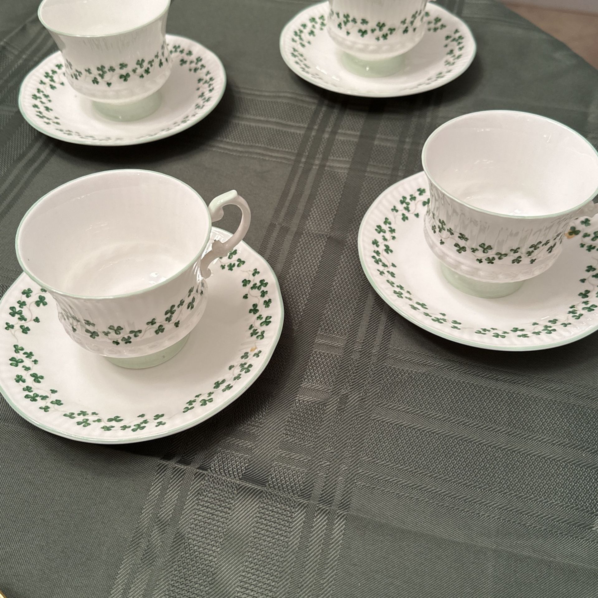 34 Pc Royal Tara Shamrock Ribbed Fine Bone China Tea Cup & Saucer Set