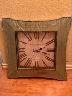 Clocks/Wall Decor