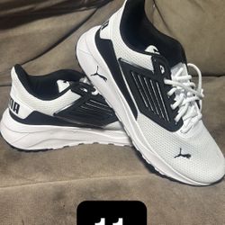 New Pumas Size 11 White/Black