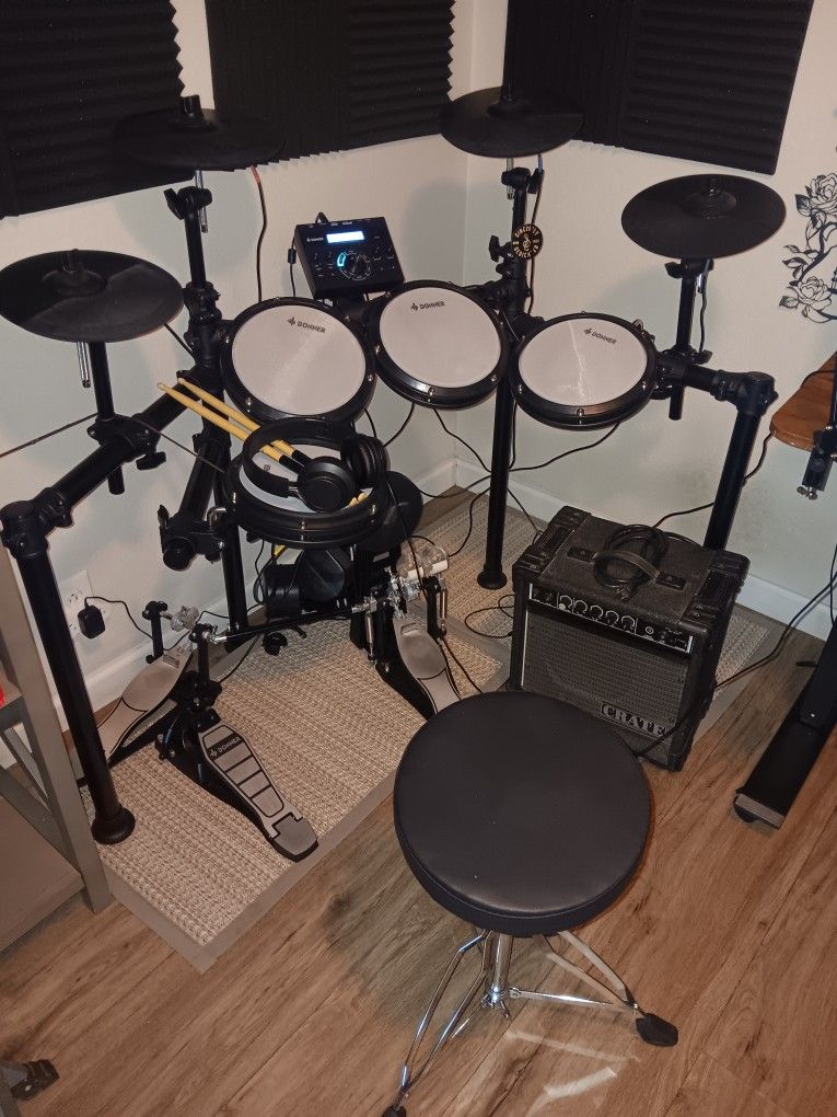 Donner Ded-200 Kit With Crate Amp & Double Bass Pedal