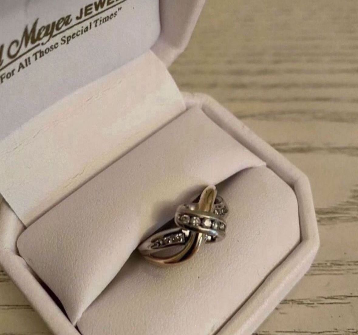 White & Yellow Gold 14K Ring Size 7,
