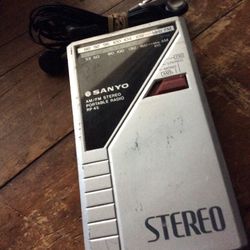 Vintage Sanyo Stereo AM/FM Portable Radio