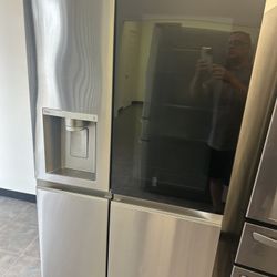 Side By Side LG Refrigerator (model Year 2022) 