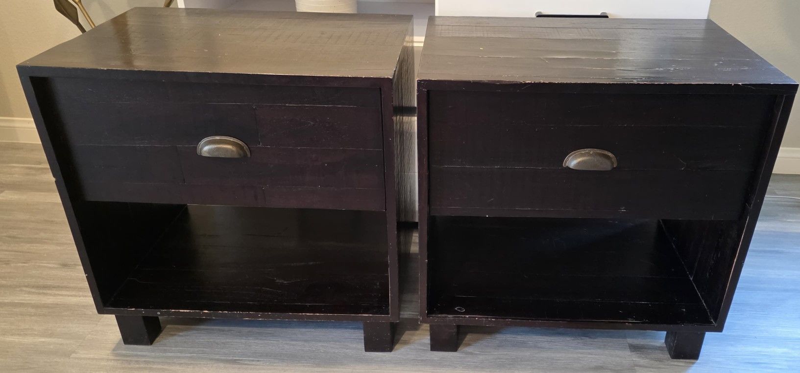 Set of 2 Solid Wood Nightstands✨️💡👌