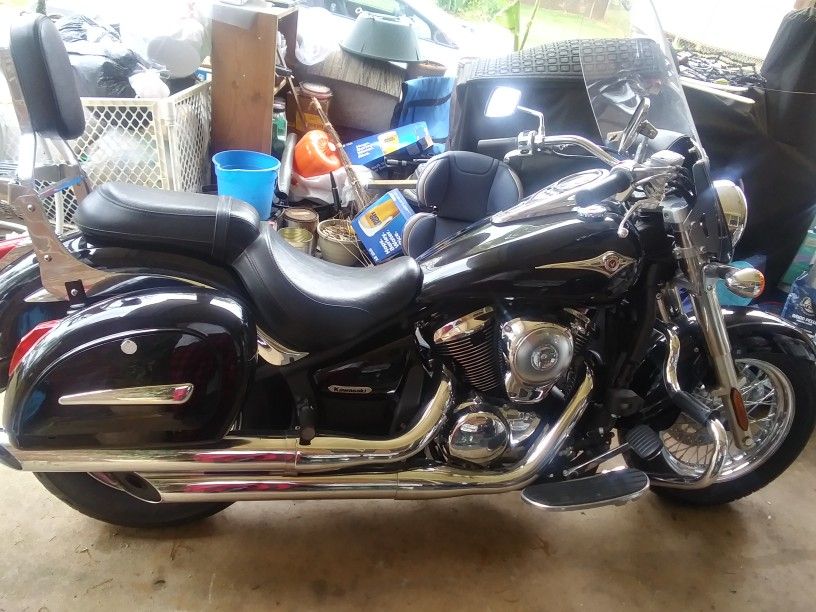 2009 kawasaki vulcan 900 classic.