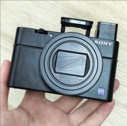 Sony Cyber-Shot RX100 VII camera