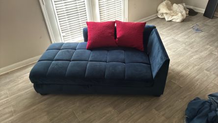 40$ boneless couch