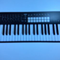 Novation Launchkey mK2 midi Keyboard 