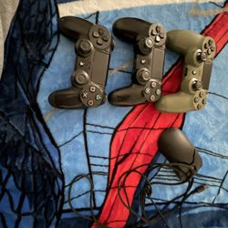 PS4 Controllers/ Mouse 