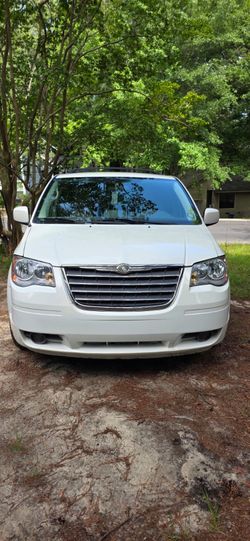 2010 Chrysler Town and Country