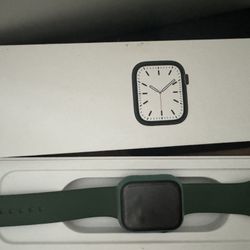 Nearly New Apple Watch Series 7 (45mm, Green Aluminum, Clover Sport Band) + 10 Cases!