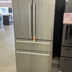 BOSCH FRENCH DOOR REFRIGERATOR 