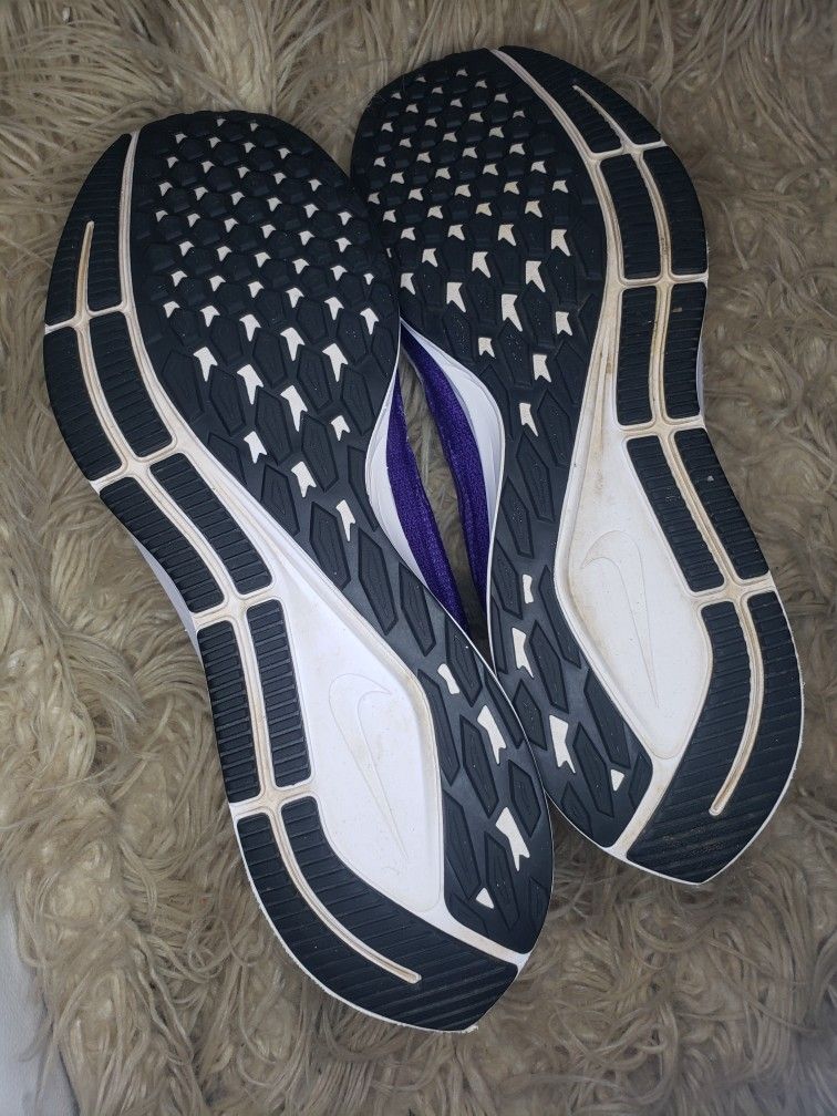 Nike Air Zoom Pegasus 36 Court Purple Running Shoe Men Sz 13.Gently used and stain free. No original box. We always carefully package and ship immed
