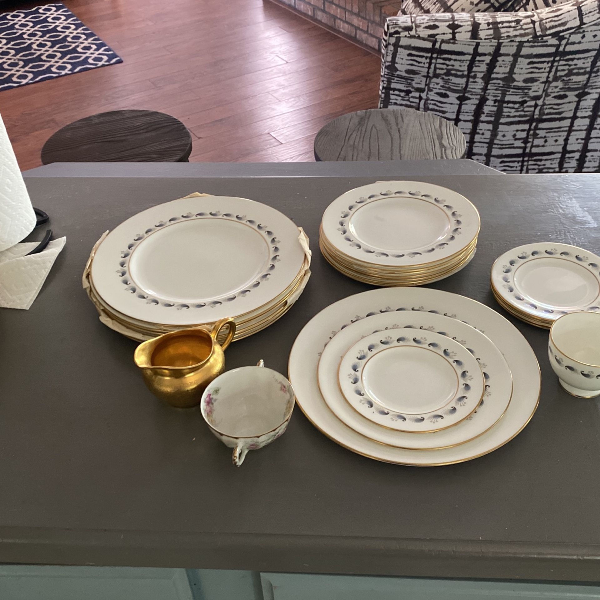 8 Piece China Set Wedgewood Stardust 