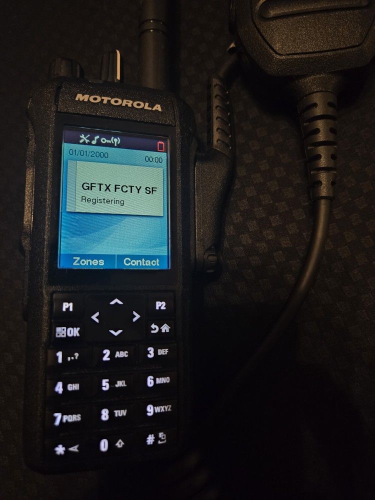 Motorola R7 UHF Radio with Display