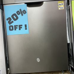 GE STAINLESS STEEL DISHWASHER 