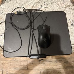 Razer mouse and mouse pad glows rgb 