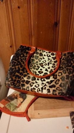 Leopard print pocket book nice