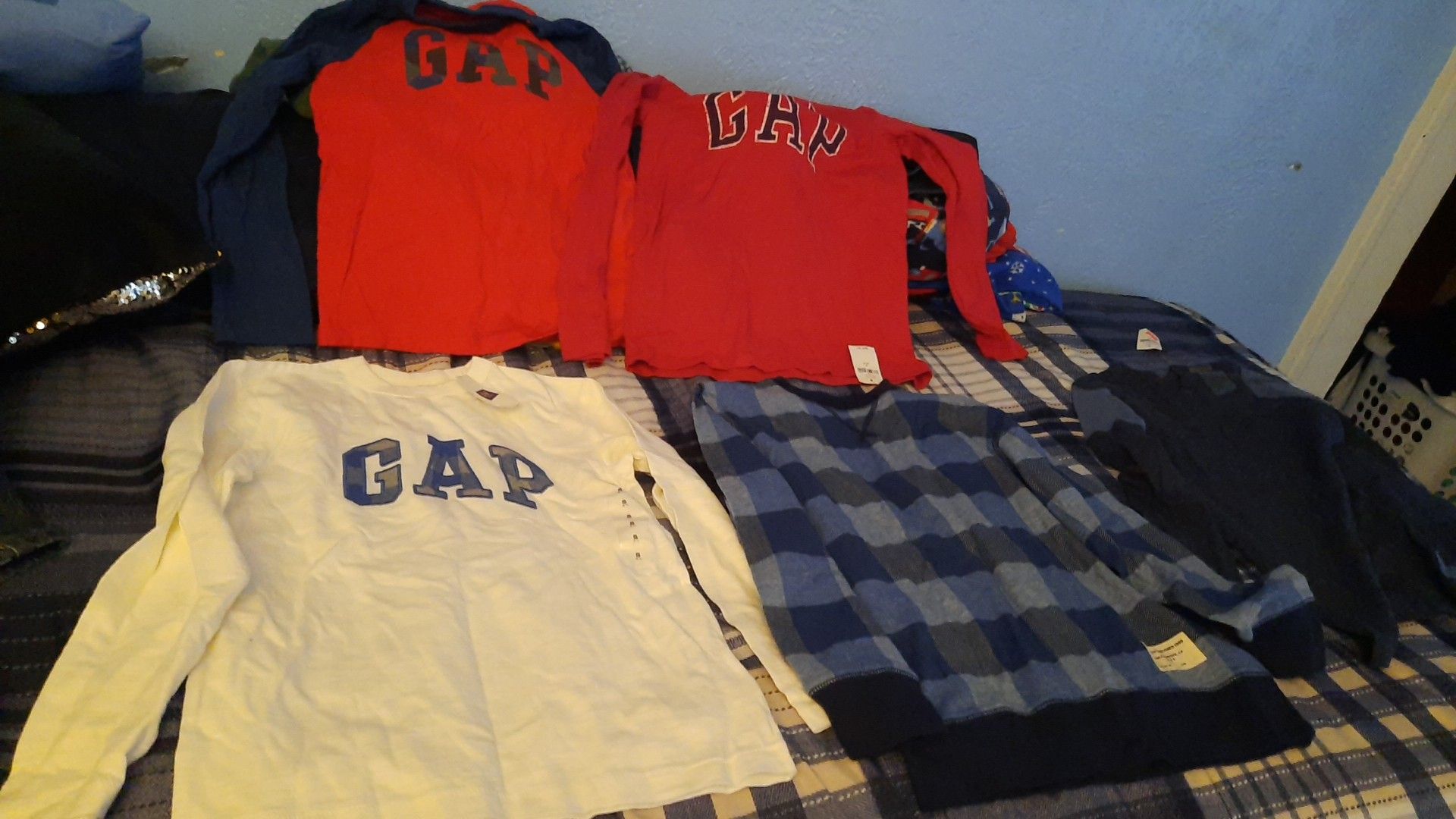 Boys size 6/7 shirts