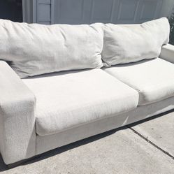 Couch (free delivery) 