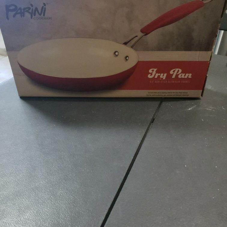 Parini Cookware Fry Pan. 9.5 Non Stick Aluminum Enamel for Sale in  Phoenix, AZ - OfferUp