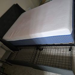 Queen Size Bed With Mattress 