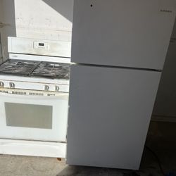 Amana Refrigerator And Stove Set (gas)