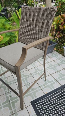 Outdoor Wicker Patio Arm Chair with Cushion