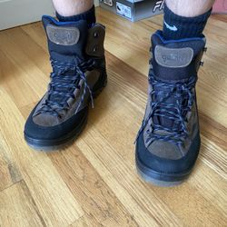 Comfortable Hiking Shoes Boots Size 10