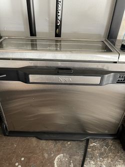 Ninja SP101 Digital Air Fry Countertop Oven with 8-in-1 Functionality, Flip  Up & Away Capability for Storage Space, with Air Fry Basket, Wire Rack 