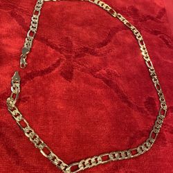 Beautiful men’s 18 karat solid gold chain.  Weight is 49.5 grams.  Please message with any questions.  