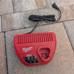 Milwaukee M12 Charger