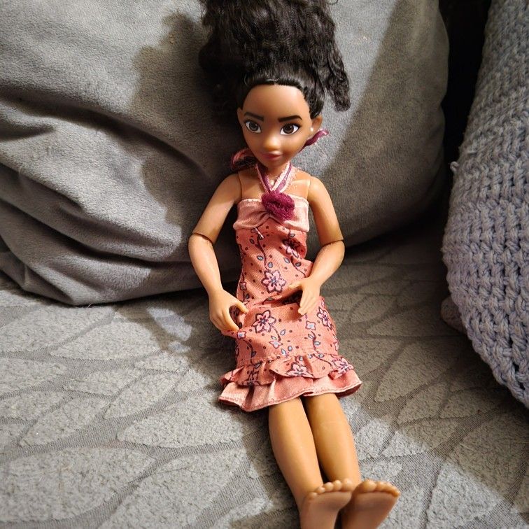 Disney Moana Action Figure With Bendable Hamds.
