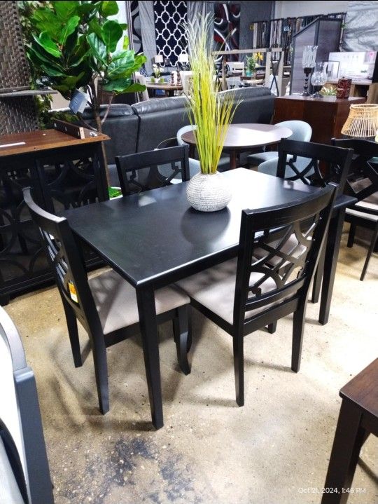 Small 5 PC Dining Set With 4 Black Chairs Fabric Seats (New)