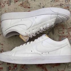 Nike Blazer Low '77 'Triple White' In Excellent condition 11 Women’s  