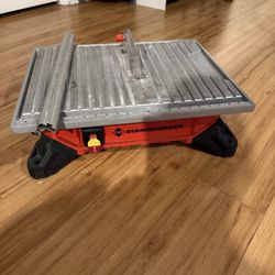 DIAMONDBACK •6.5 Amp, 7 in. Table Top Wet Tile Saw
